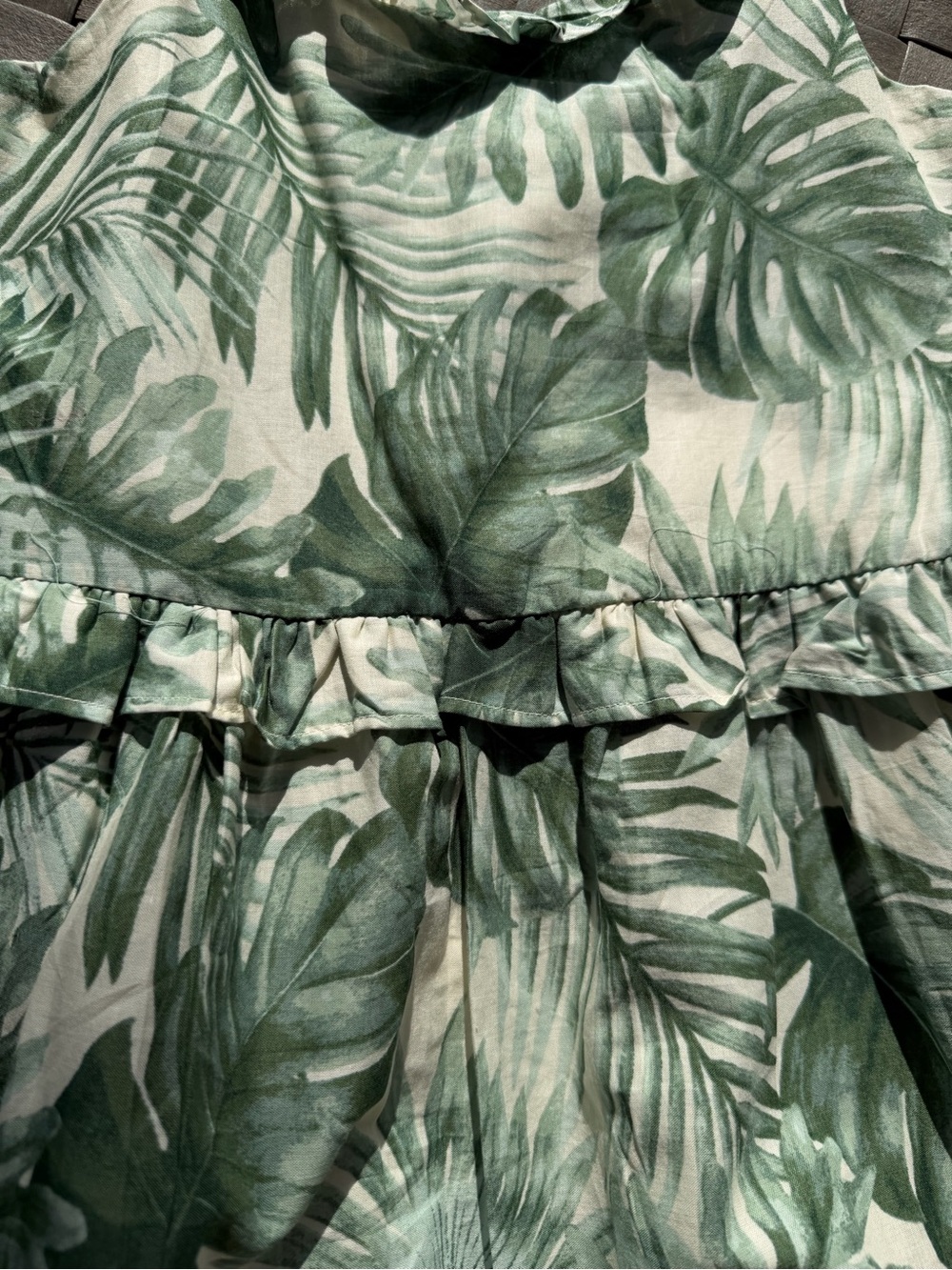 Janie & Jack, Tropical Leaf Print Ruffled Dress . Green & Cream. NWOT.